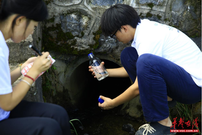 湖南工学院实践团赴隆回县尖山村开展耕地生态专项调研