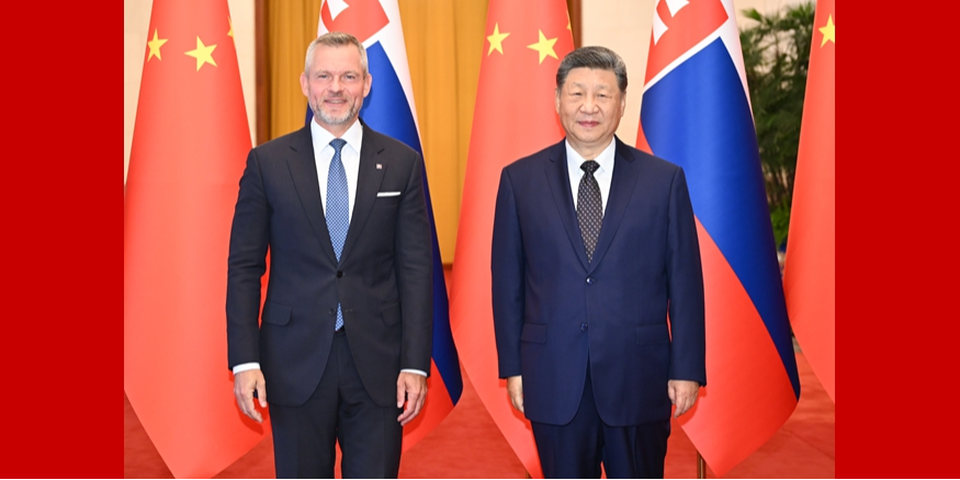 习近平同斯洛伐克总统佩列格里尼会谈