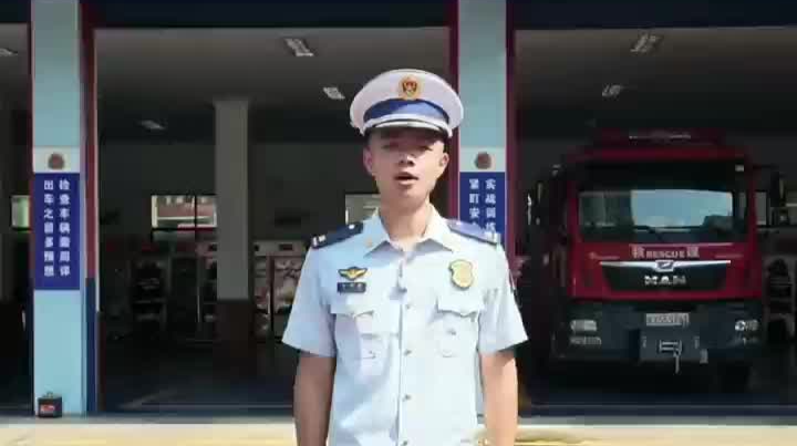 “网红灭火神器”真的有用吗？消防员测给你看
