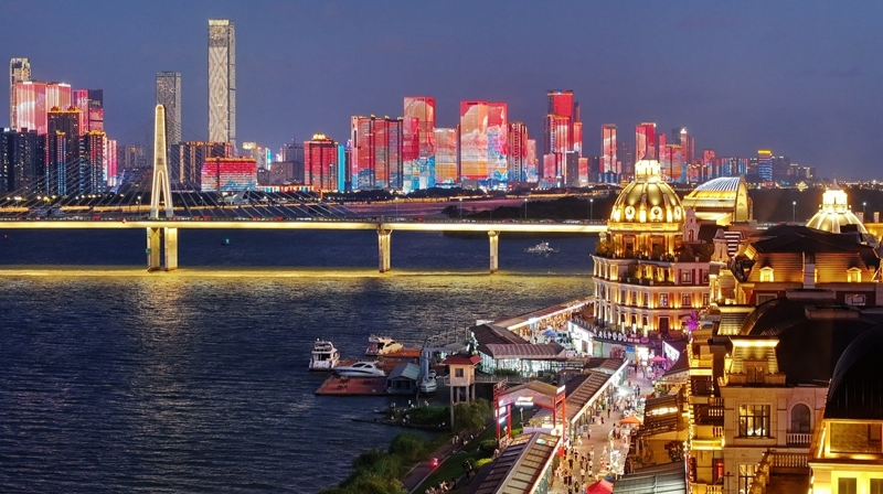 一江两岸灯火相映 邂逅长沙绚烂夜景