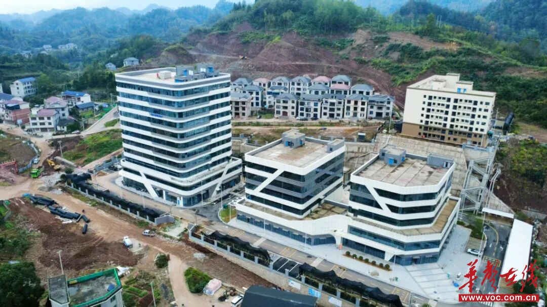 为县域经济“筑巢引凤” 湖南建投六建桑植县创新创业园一期项目通过竣工验收