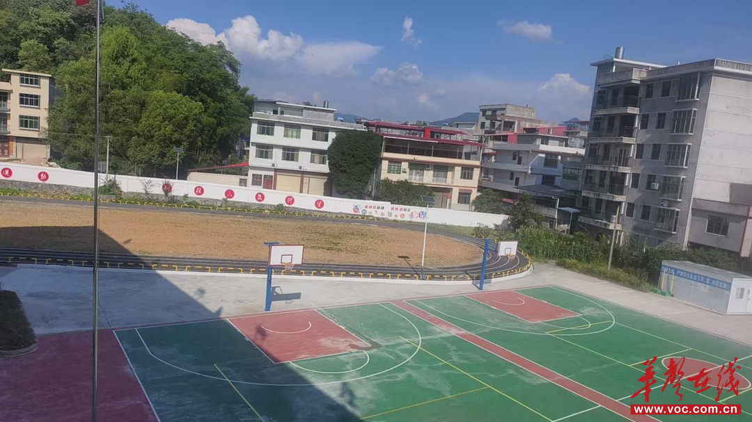 爱心企业助力七江镇农科所完全小学提质改造