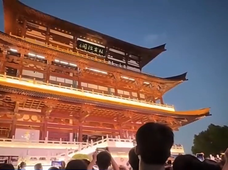 从“买商品”到“买体验” 长沙消费加速跑