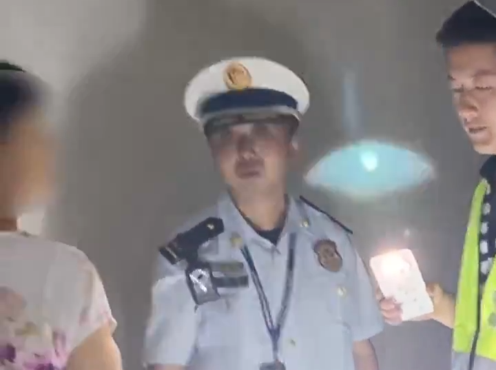 向“飞线充电”坚决说不！常德消防夜查除隐患