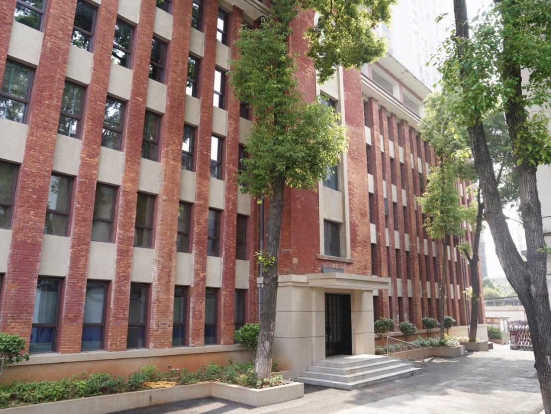 数智时代公共图书馆儿童阅读空间变革与服务重构