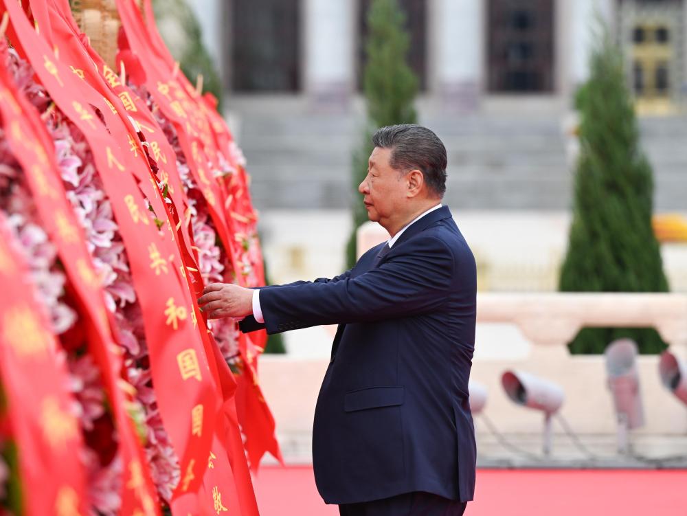 图集｜习近平等党和国家领导人出席烈士纪念日向人民英雄敬献花篮仪式