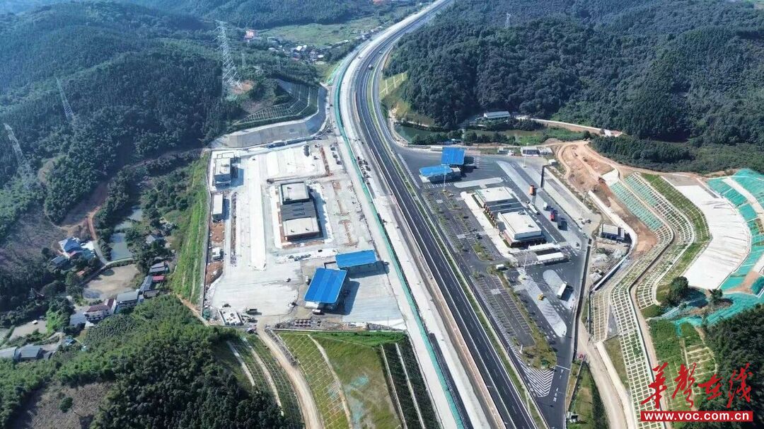 湖南高速服务区首设直升机应急救援停机坪 预计10月底全面建成