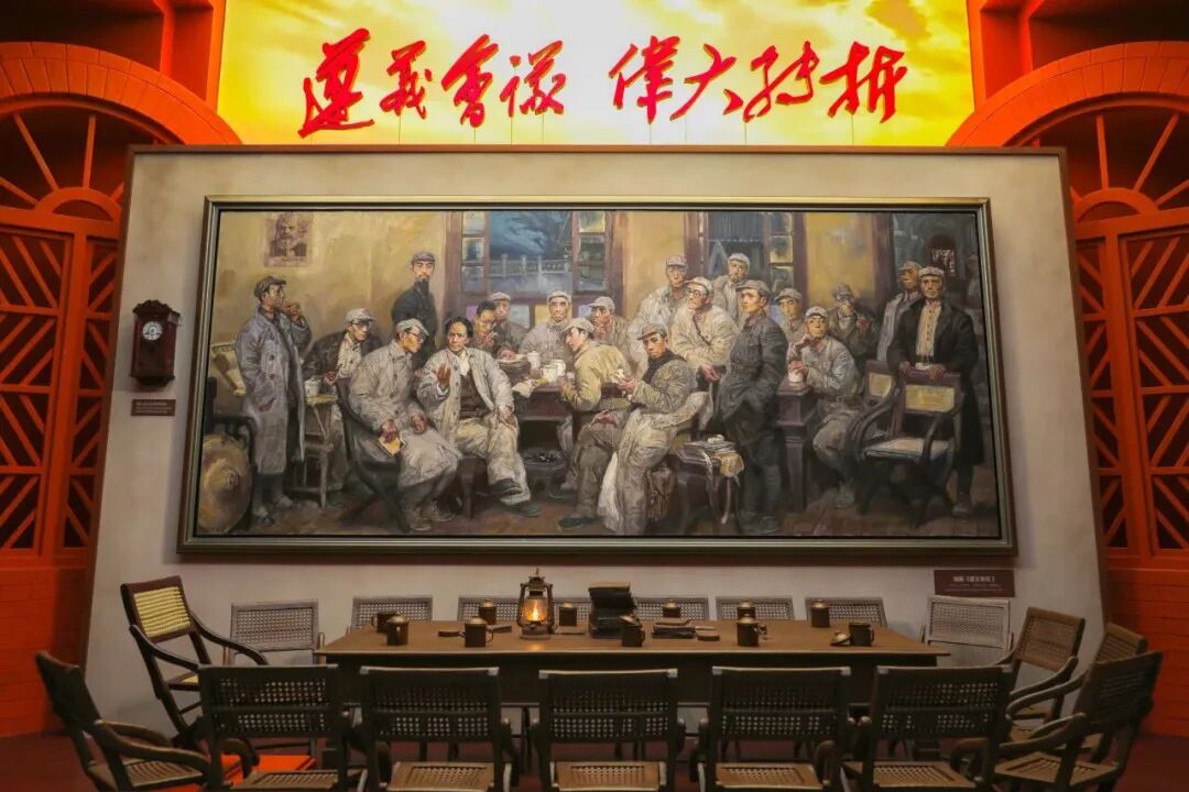 如果你问，我们为什么要一再回望长征……