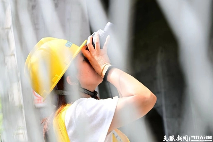 九十年赶路:从长征路到振兴路